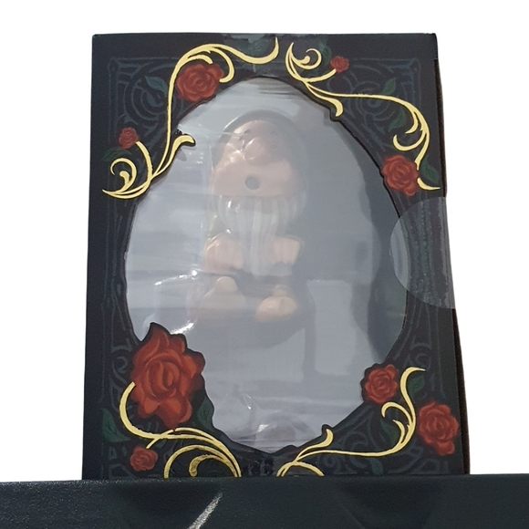 Disney Store Sleepy Snow White and the Seven Dwarfs 85th Anniversary Figural - Picture 9 of 14